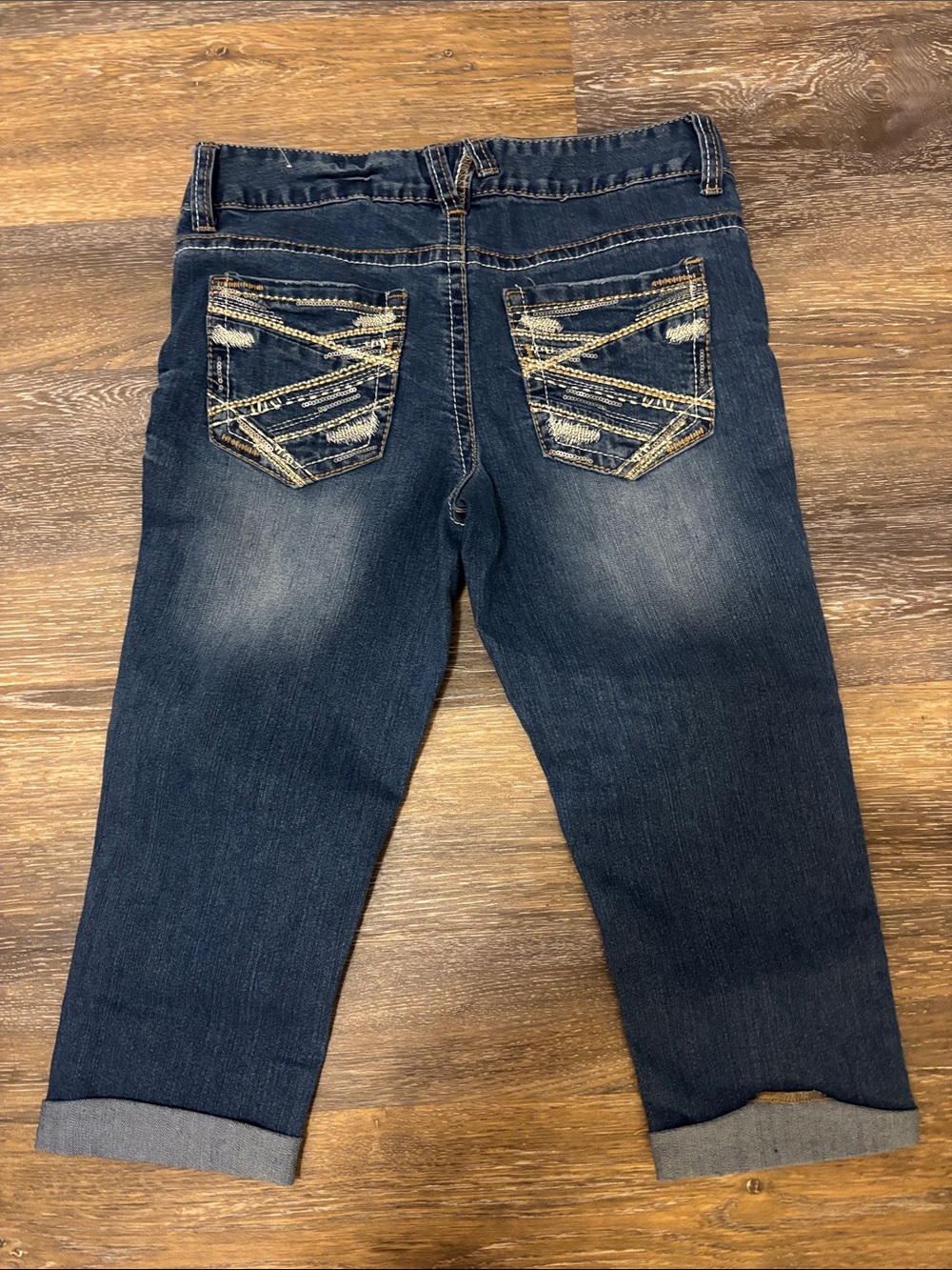 Rue 21 Dark Wash Denim Capri Jeans with Embroidered Back Pockets